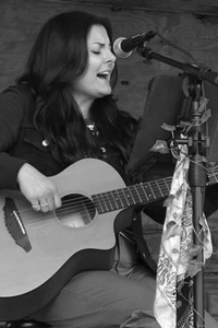 Acoustic Brunch w/ Natalie Santini